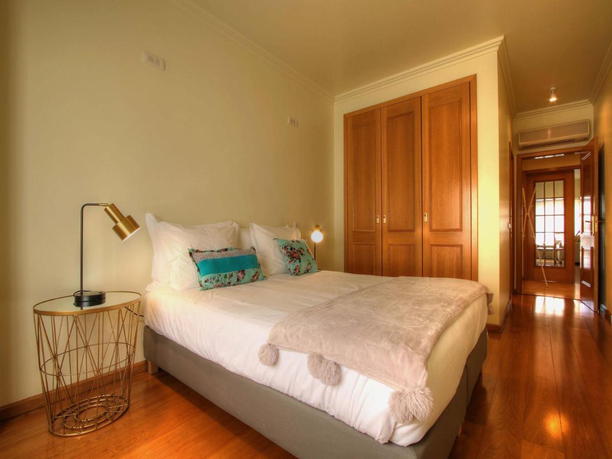Balcony With View, Private Garage, An Elevator Apartment Setubal Exterior photo